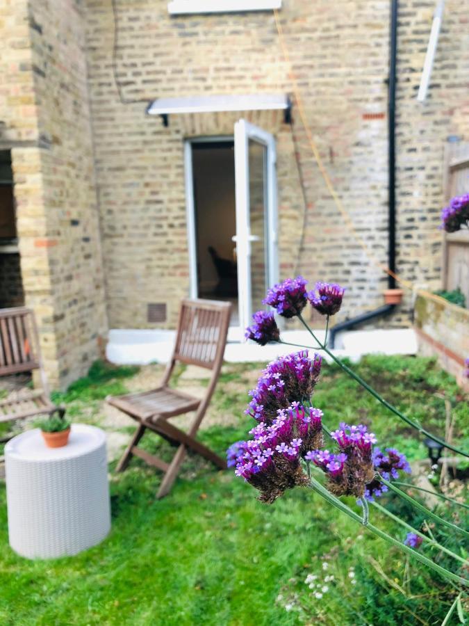 Апартаменты Lavender Den Лондон Экстерьер фото